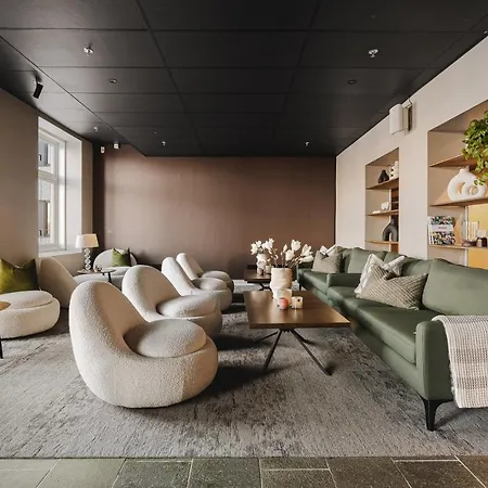 Enter St Elisabeth & טרומסה