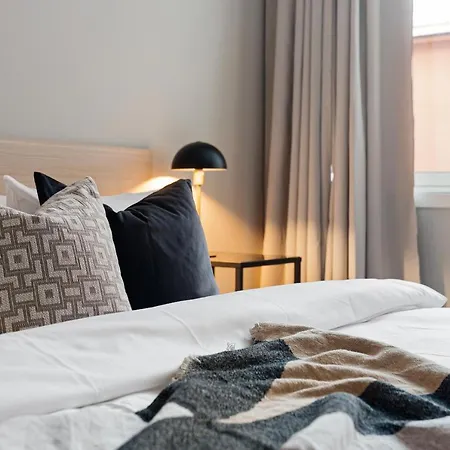 Enter St Elisabeth & 4*