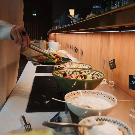 Enter St Elisabeth & 4*