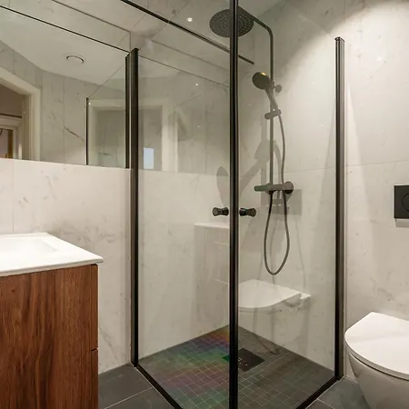 Enter St Elisabeth & Hotel 4*