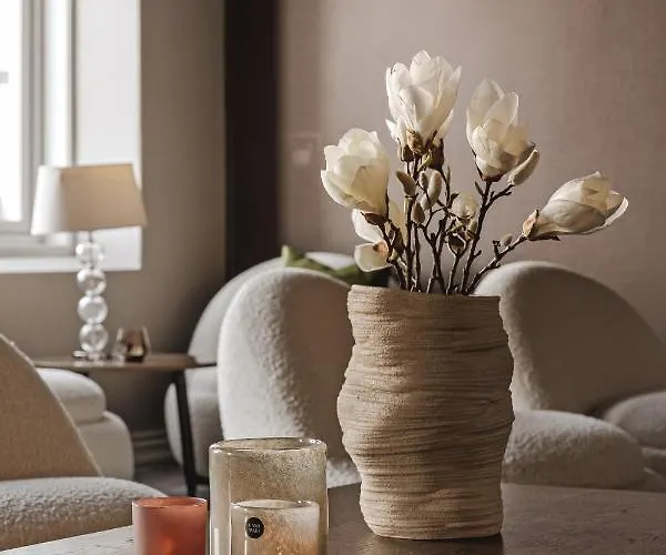 Enter St Elisabeth & Hotel 4*