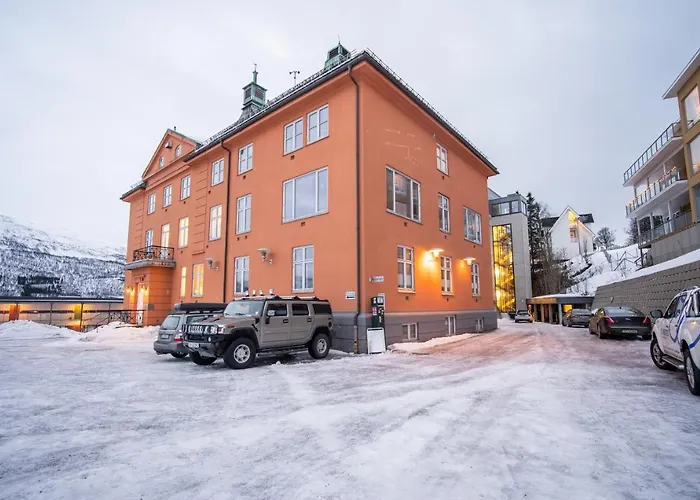 Enter St Elisabeth & 4*