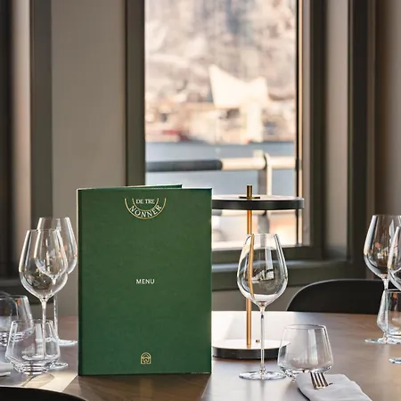 Enter St Elisabeth & Szálloda