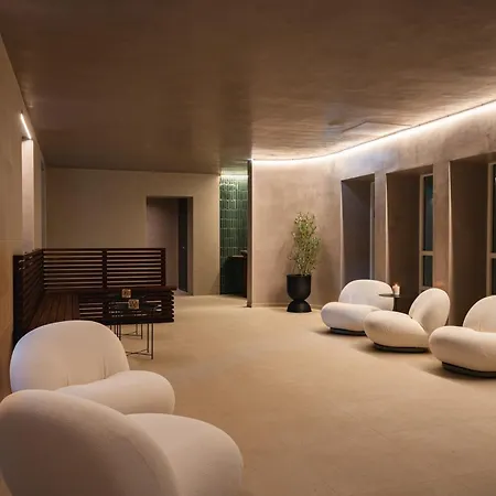 Enter St Elisabeth & Szálloda