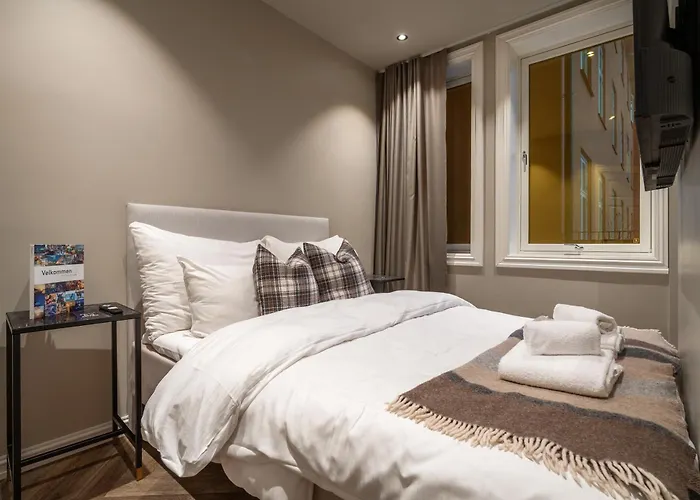 Enter St Elisabeth & Tromsø